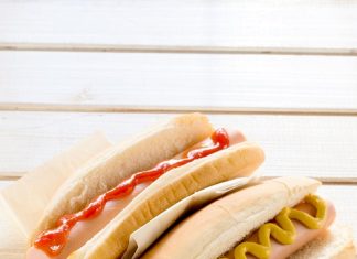 3 Health Issues of Eating Hot Dogs